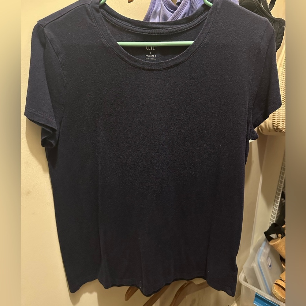 Gap favorite T Navy